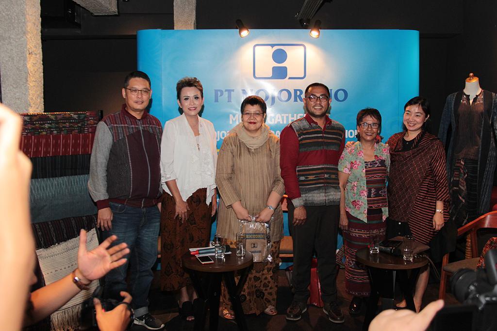 Mencintai Wastra Nusantara, Menjaga Ingatan Tentang Peradaban