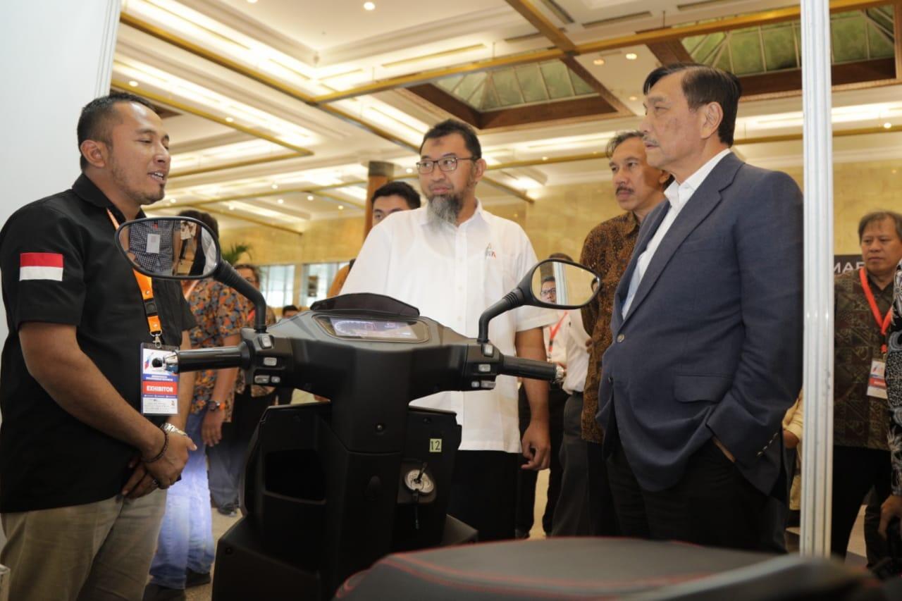 Menko Luhut Usul Mobil Listrik Pakai Dana APBN
