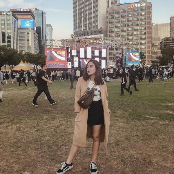 Buat Kamu yang Suka Hangout, Ini 9 Inspirasi OOTD Kece ala Salshabilla