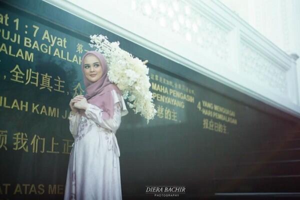 Bernuansa Islami, 10 Prewed Cut Meyriska-Roger di Masjid Ramlie Musofa
