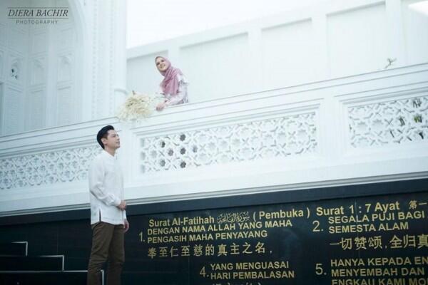 Bernuansa Islami, 10 Prewed Cut Meyriska-Roger di Masjid Ramlie Musofa