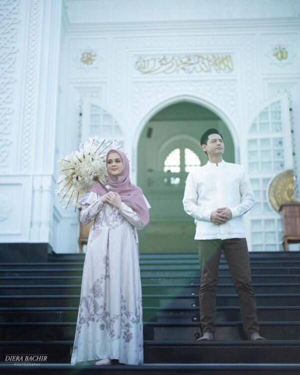 Bernuansa Islami, 10 Prewed Cut Meyriska-Roger di Masjid Ramlie Musofa