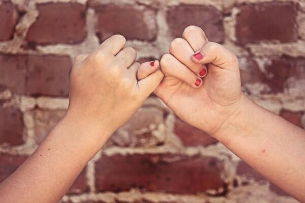 9 Rahasia yang Membuat Persahabatan Makin Erat