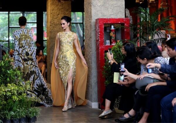 Inspirasi Desainer Kebaya Kondang yang Sering Jadi Langganan Artis