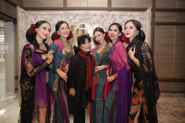 Inspirasi Desainer Kebaya Kondang yang Sering Jadi Langganan Artis