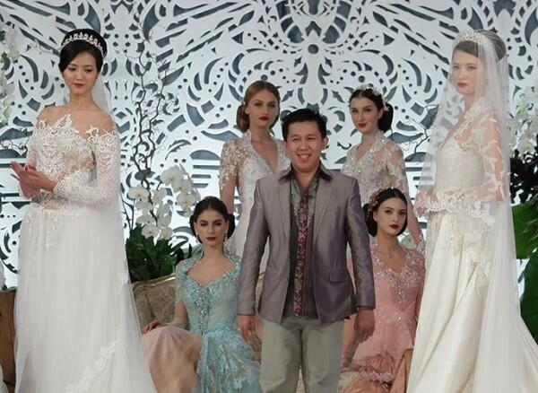 Inspirasi Desainer Kebaya Kondang yang Sering Jadi Langganan Artis
