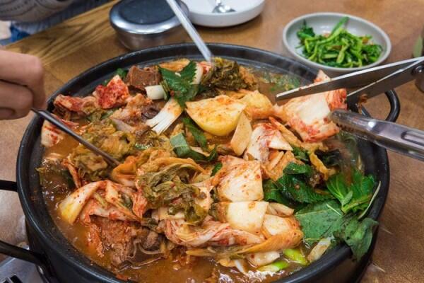 5 Reality Show Ini Bisa Nambah Pengetahuanmu tentang Makanan Korea