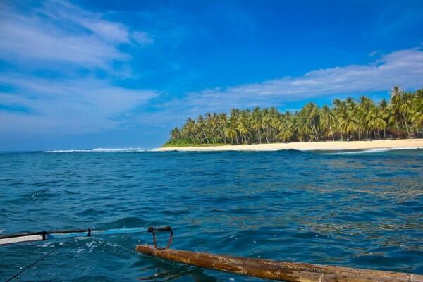 Keindahan Pantai Krui, Destinasi Wisata Lampung yang Wajib Dikunjungi