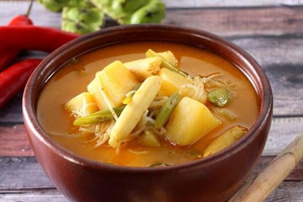 5 Kuliner Kuah Santan Khas Betawi yang Gurihnya Nempel di Lidah
