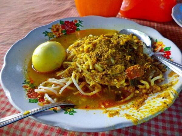 5 Kuliner Kuah Santan Khas Betawi yang Gurihnya Nempel di Lidah