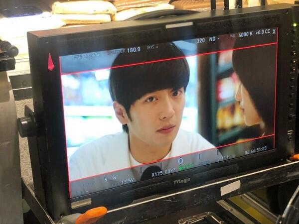 10 Potret Lee Sang Yeob, Guru Tampan di Love Affairs in The Afternoon