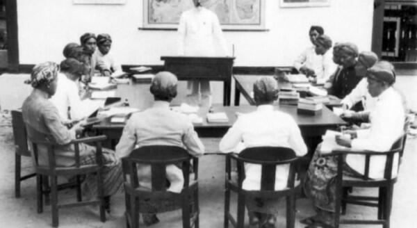 5 Fakta Pendidikan Indonesia Saat di Bawah Penjajahan Kolonial Belanda