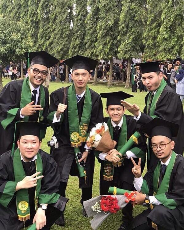8 Toga Wisuda Terkece dari Kampus di Indonesia, Ada USU Hingga UII