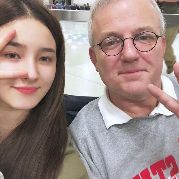 Maknae Blasteran yang Manisnya Kebangetan, Ini 9 Fakta Nancy Momoland