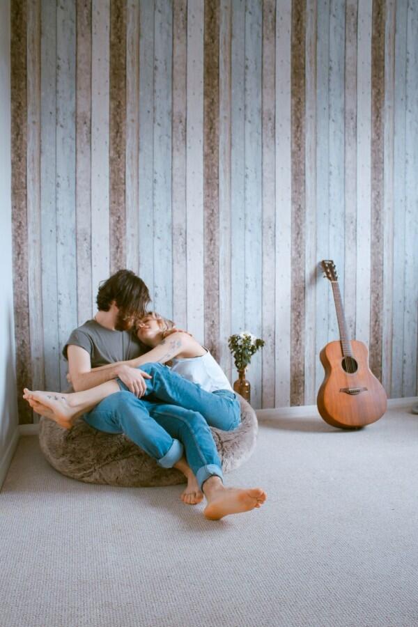 Cuddling: Rahasia Bikin Hubungan dengan Pasangan Makin Hangat