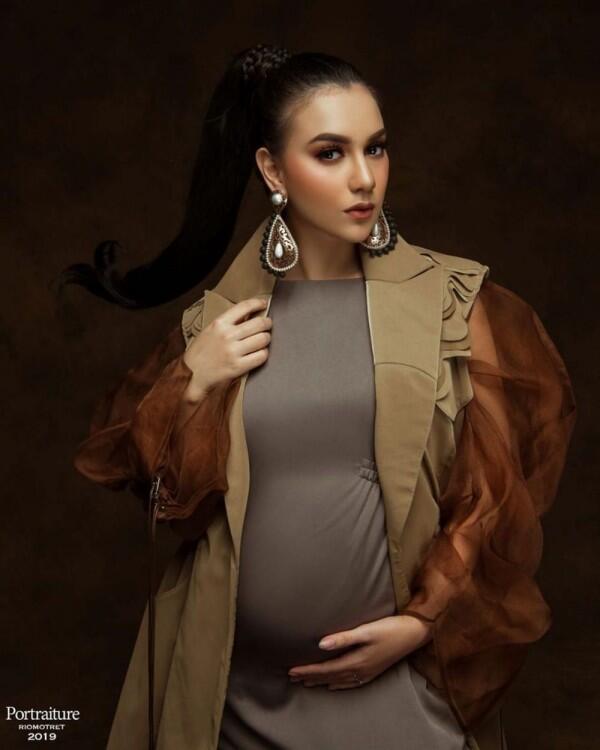 Bareng Ammar Zoni, 10 Pemotretan Kehamilan Irish Bella yang Memesona