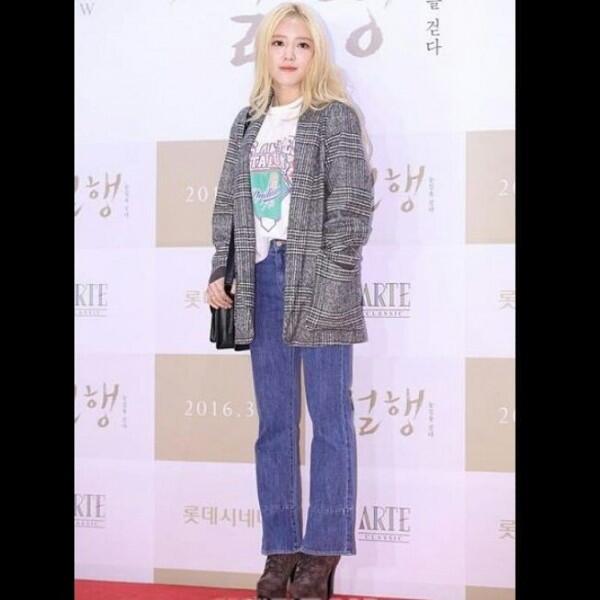 OOTD Simple Lee Se Young, Aktris Doctor John yang Bisa Dipakai Harian