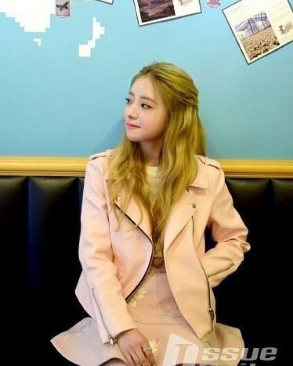 OOTD Simple Lee Se Young, Aktris Doctor John yang Bisa Dipakai Harian