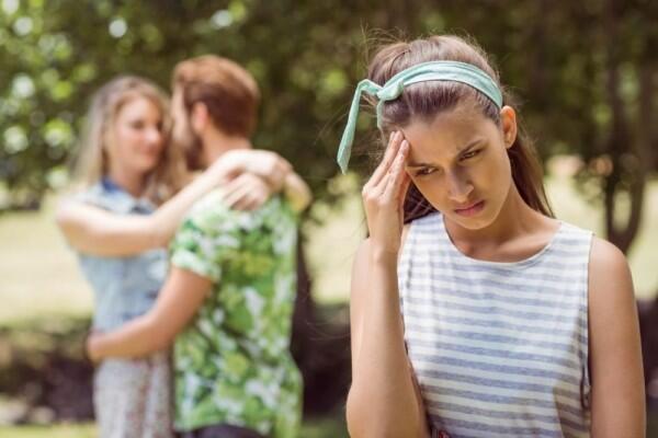 5 Dampak Positif Punya Pasangan yang Posesif, Emang Iya?