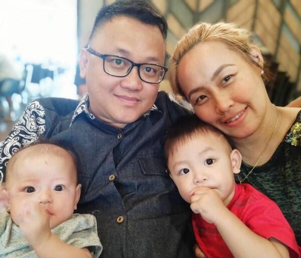 Jarang Diekspos! 10 Momen Bahagia Pinkan Mambo dan Suami Tersayang