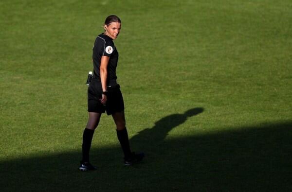 Stephanie Frappart, Perempuan Pertama di Laga Piala Super Eropa
