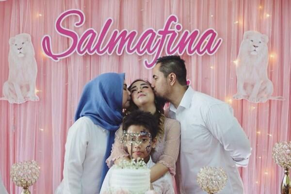 Jauh dari Kesan Mewah, 10 Potret Perayaan Ultah ke-20 Salmafina Sunan