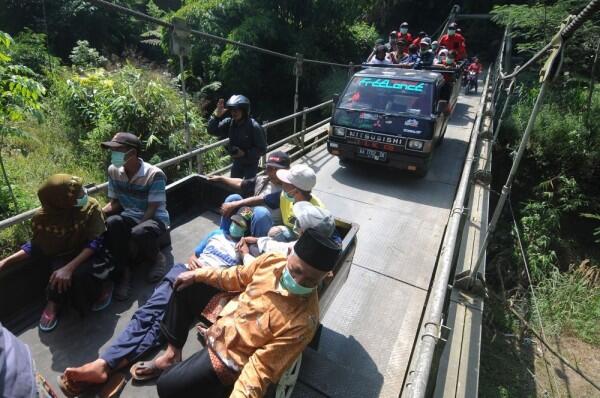Satatus Waspada, Gunung Merapi Luncurkan Awan Panas Hingga 950 Meter