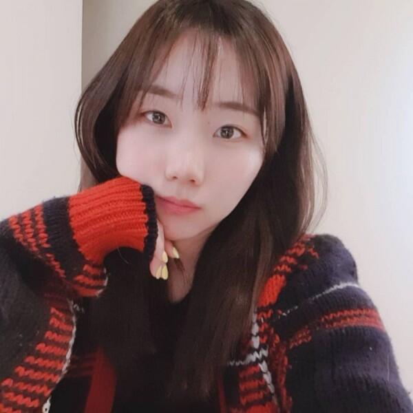 Sering Dikira Saudara Kembar, 10 Potret Kakak Kim Jinhwan iKON