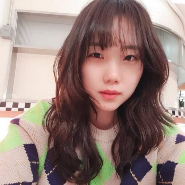 Sering Dikira Saudara Kembar, 10 Potret Kakak Kim Jinhwan iKON
