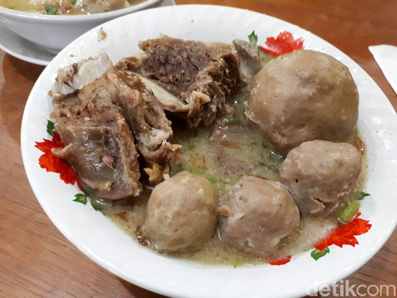 Bagi Pecinta Baso ! Wajb Mampir Kesini Ya !