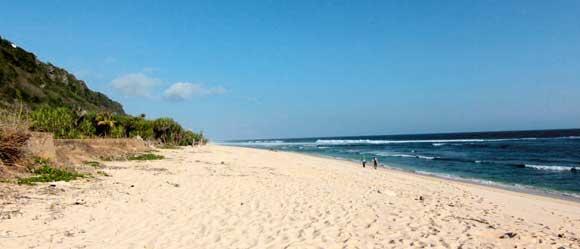 Pantai Tersembunyi Di Uluwatu ! Sepi Banget