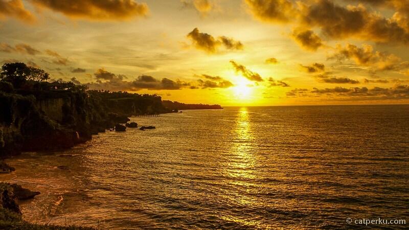 Spot Sunset Terindah Di Pantai Bali !