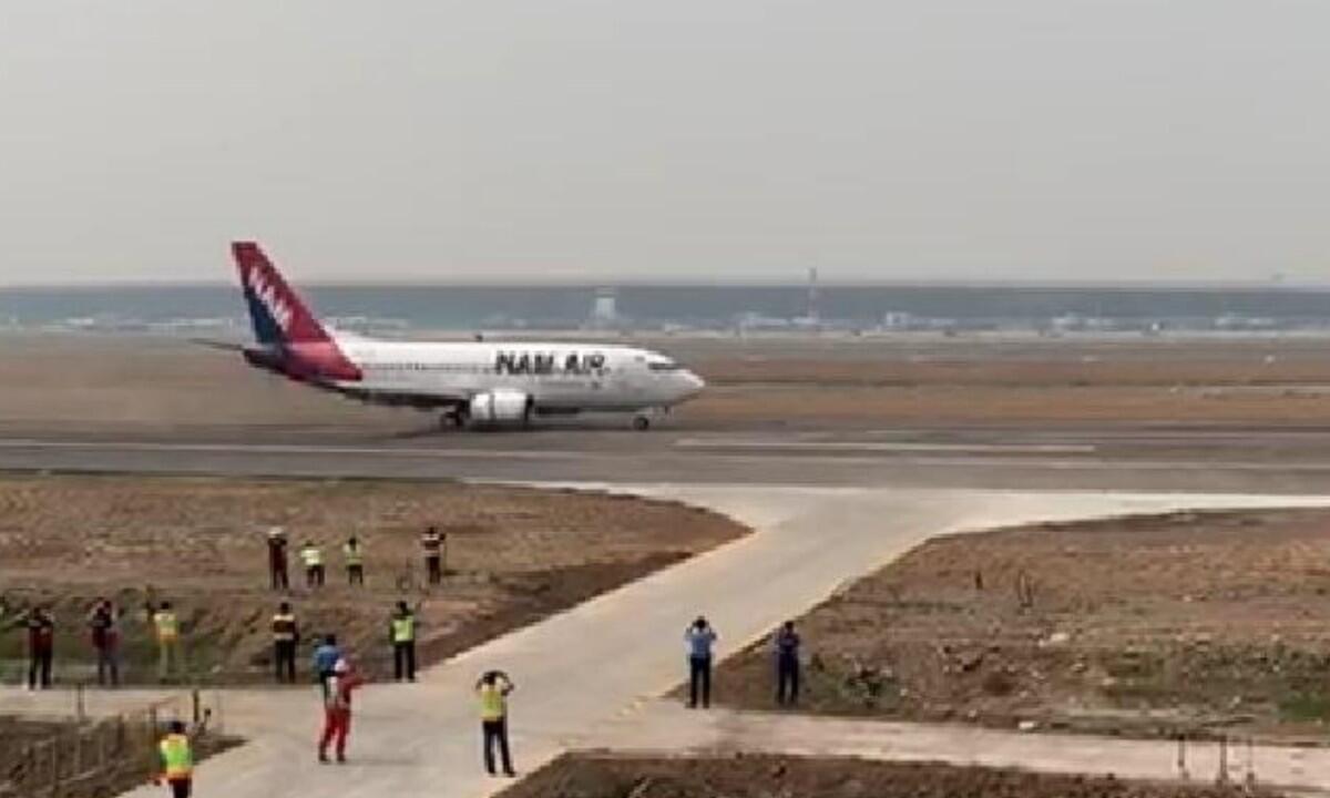 Pendaratan Pesawat NAM Air Tandai Peresmian Runway 3 Bandara Soetta