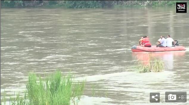 Pria Ini Mendapatkan Kado Mobil Mewah BMW Dari Orangtuanya Malah Dibuang ke Sungai