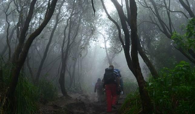 Cerita Gunung Angker di Indonesia Bersama Mbah Mijan