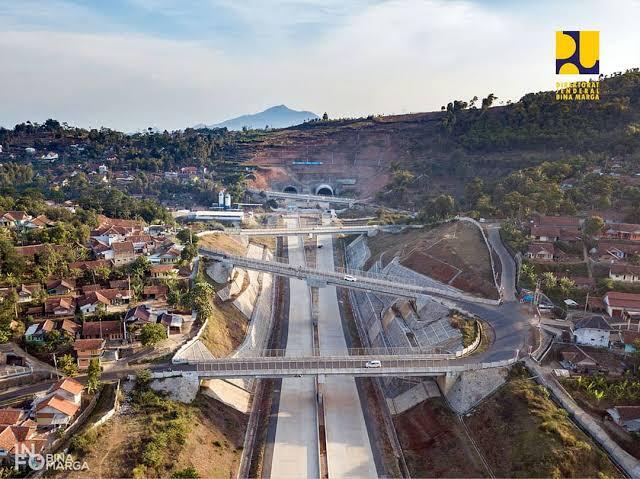 Tol Cisemdawu Rampung, Yakin Deh Bandara Kertajati Akan Ramai ☺