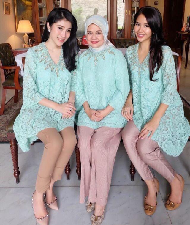 Kamis Semakin Manis Karena Wajib Kebaya Di Daerah Ini.