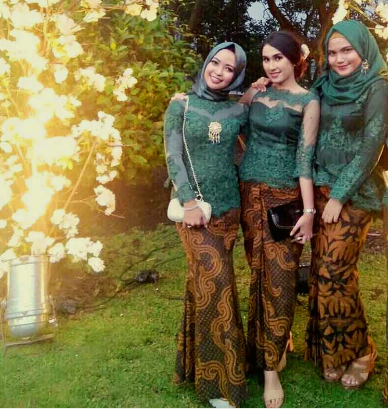 Model Kebaya Kekinian, Sista Suka Yang Mana?