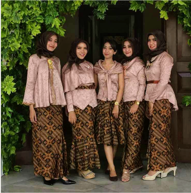 Model Kebaya Kekinian, Sista Suka Yang Mana?