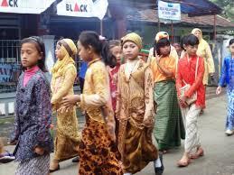 Tampil Cantik Dengan Kebaya