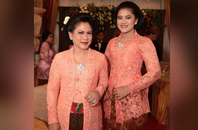 Kebaya itu Busana Sakral, Tetap Jaga Kebayamu dengan Cara ini Sist!!!