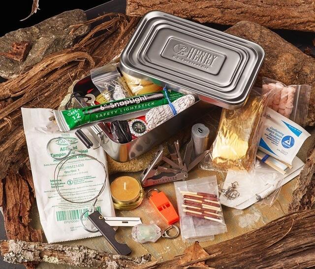 Survival Kit Yang Wajib Kamu Miliki Jika Ingin Pergi Ke Alam Bebas