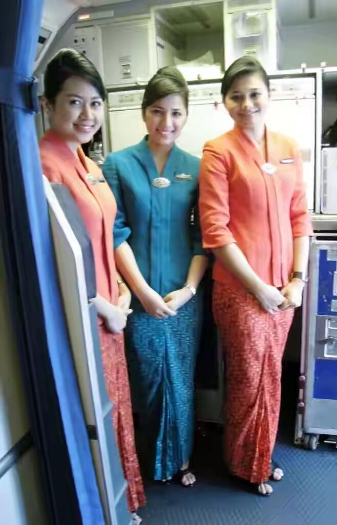 Kebaya Khas Sunda Bikin Kamu Tampil Elegant