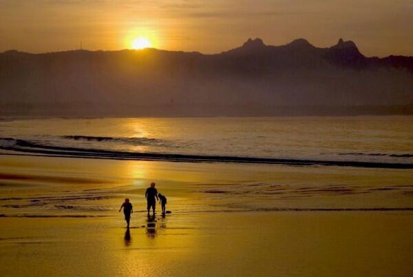 7 Rekomendasi Spot Sunset Paling Epik di Pacitan, Bikin Lupa Pulang