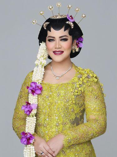 Wajib punya Kebaya, simak info ini.!