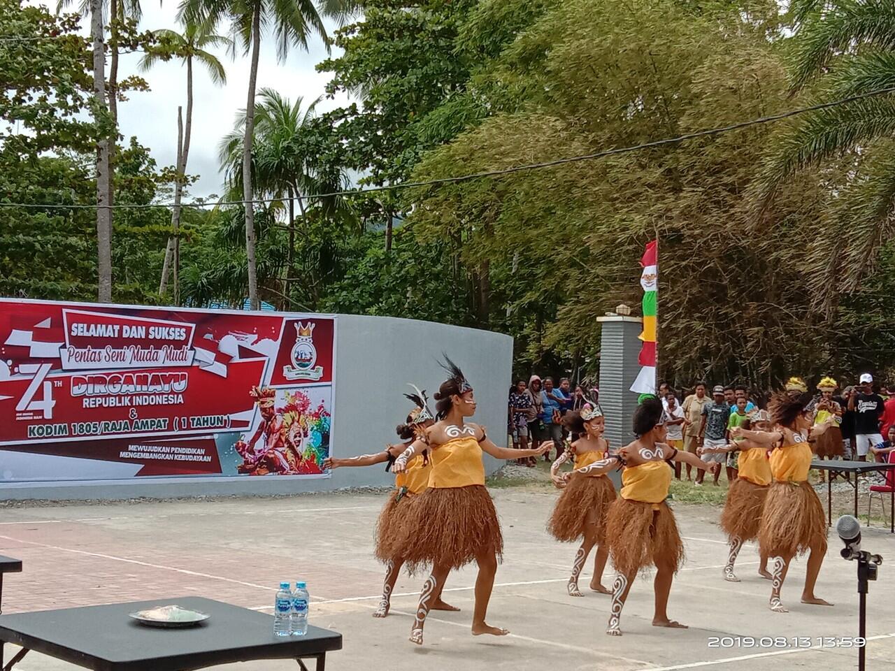 kemeriahan HUT RI ke-74 TH di raja ampat