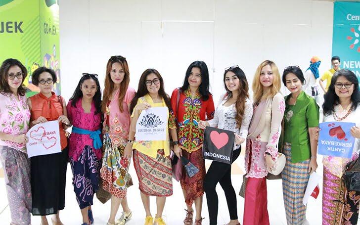 Selasa Berkebaya, Melawan Intoleransi Dengan Kebaya