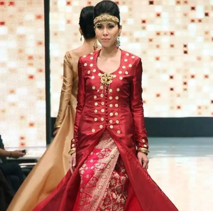 Nita Dengan Kebaya Idolanya