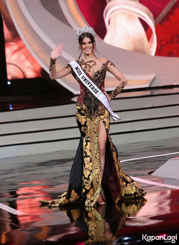 MISS UNIVERSE BERKEBAYA DAN MENGENAL SANG MAESTRO KEBAYA