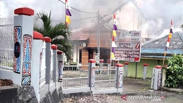 Rusuh di Manokwari, Gedung DPRD Papua Barat Dibakar Massa